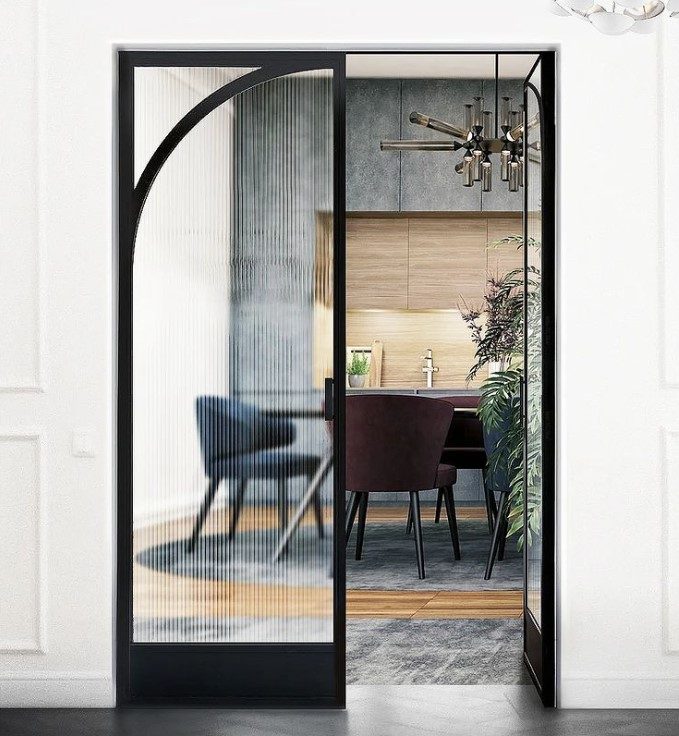 metalines-stiklo-durys-stiklines-durys-industrinio-stiliaus-durys-skandinaviskas-interjeras-rifliuotas-stiklas