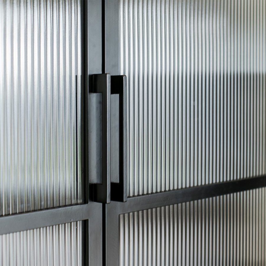 Metalo durys su rifliuotu stiklu
