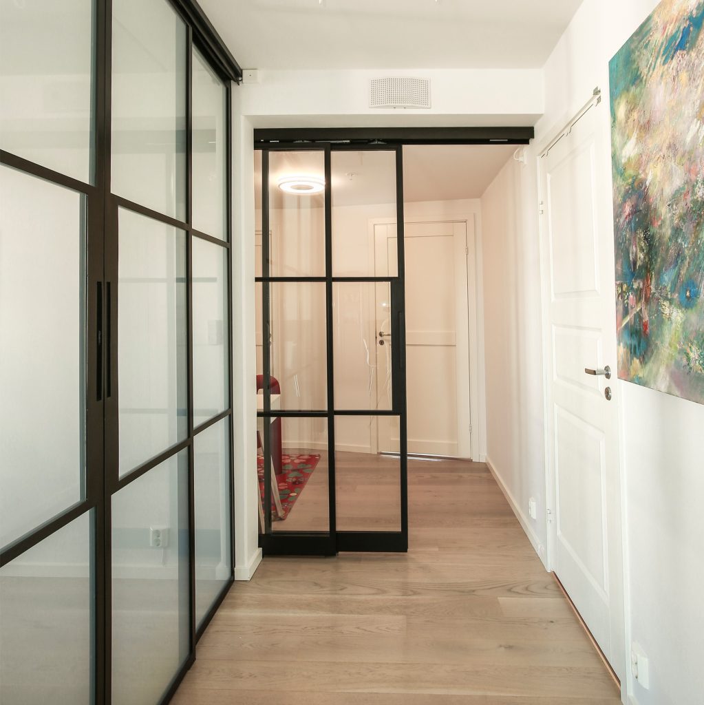 Slankiojančios durys stiklo-metalo